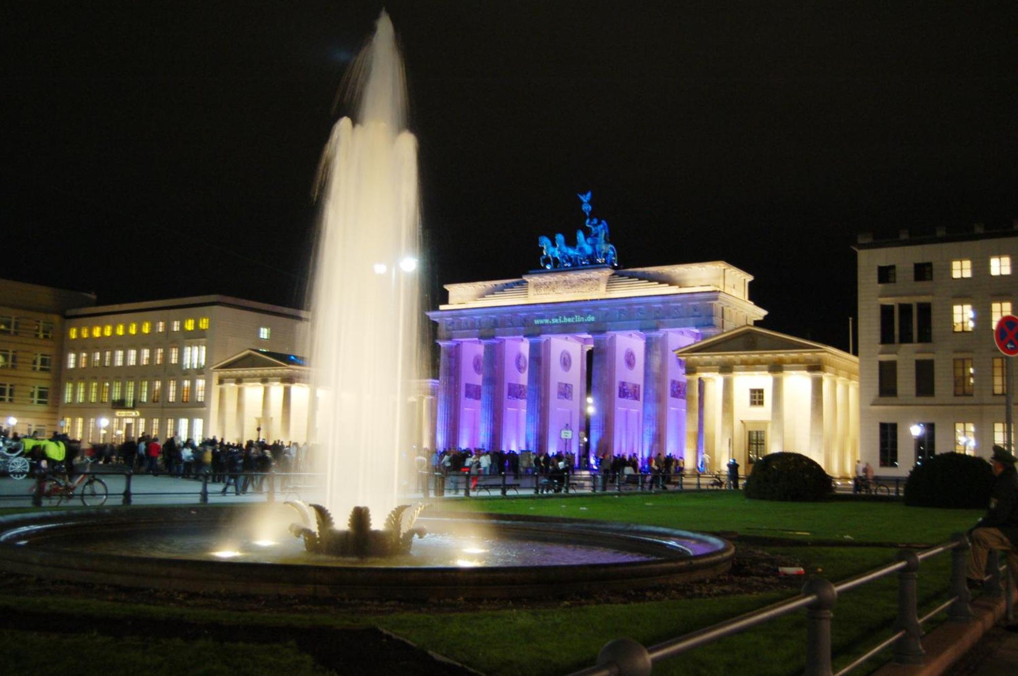 Aptc Downtown Monument4rent Near Checkpoint Charlie *