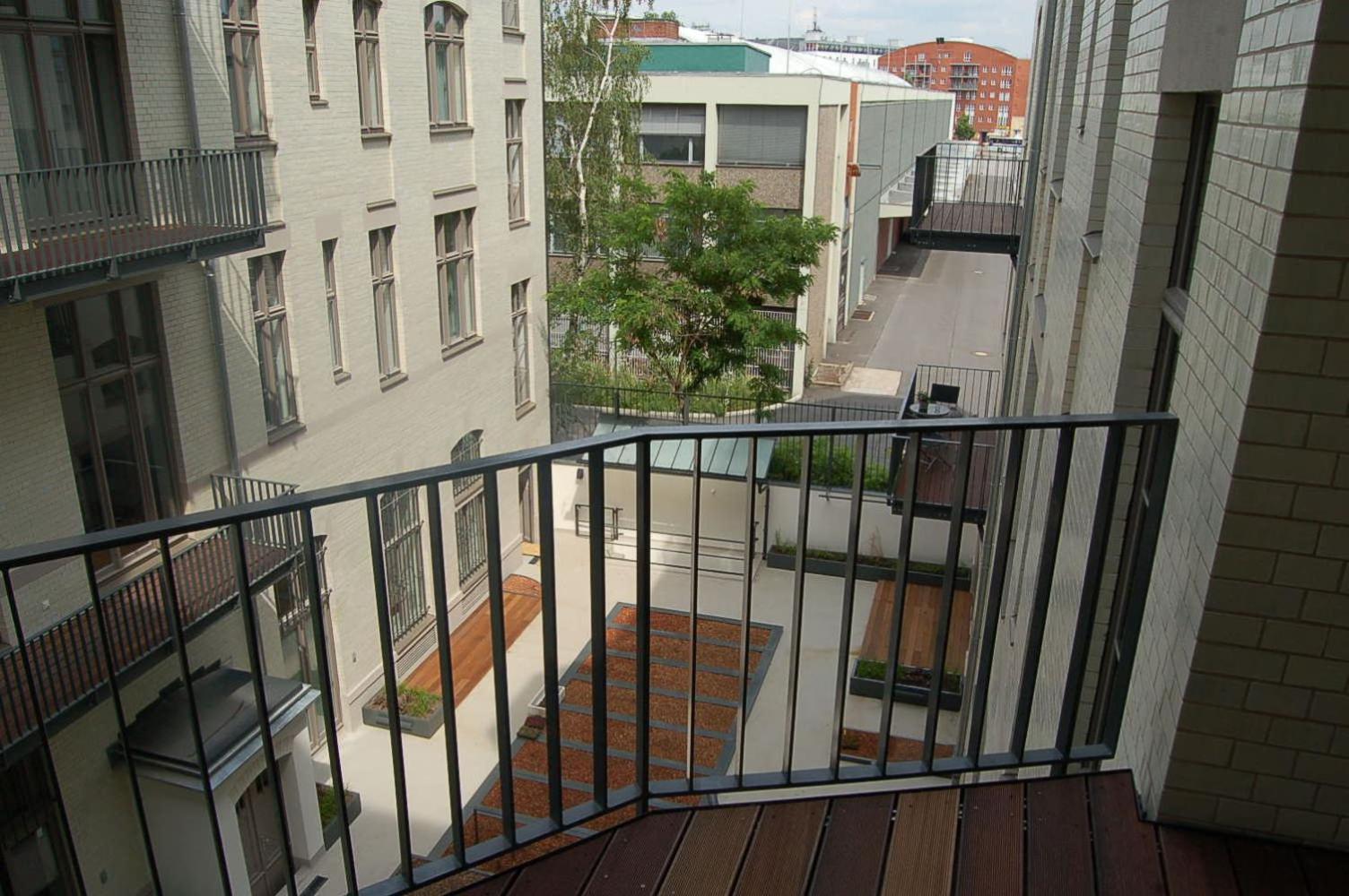 Aptc Downtown Monument4rent Near Checkpoint Charlie Apartment *