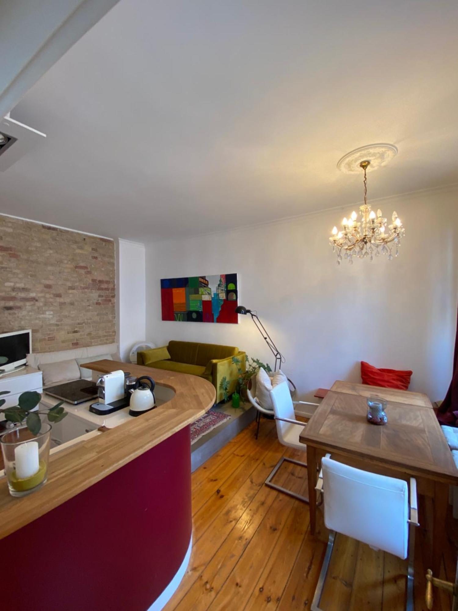 Apartment Beautiful Popular Area *