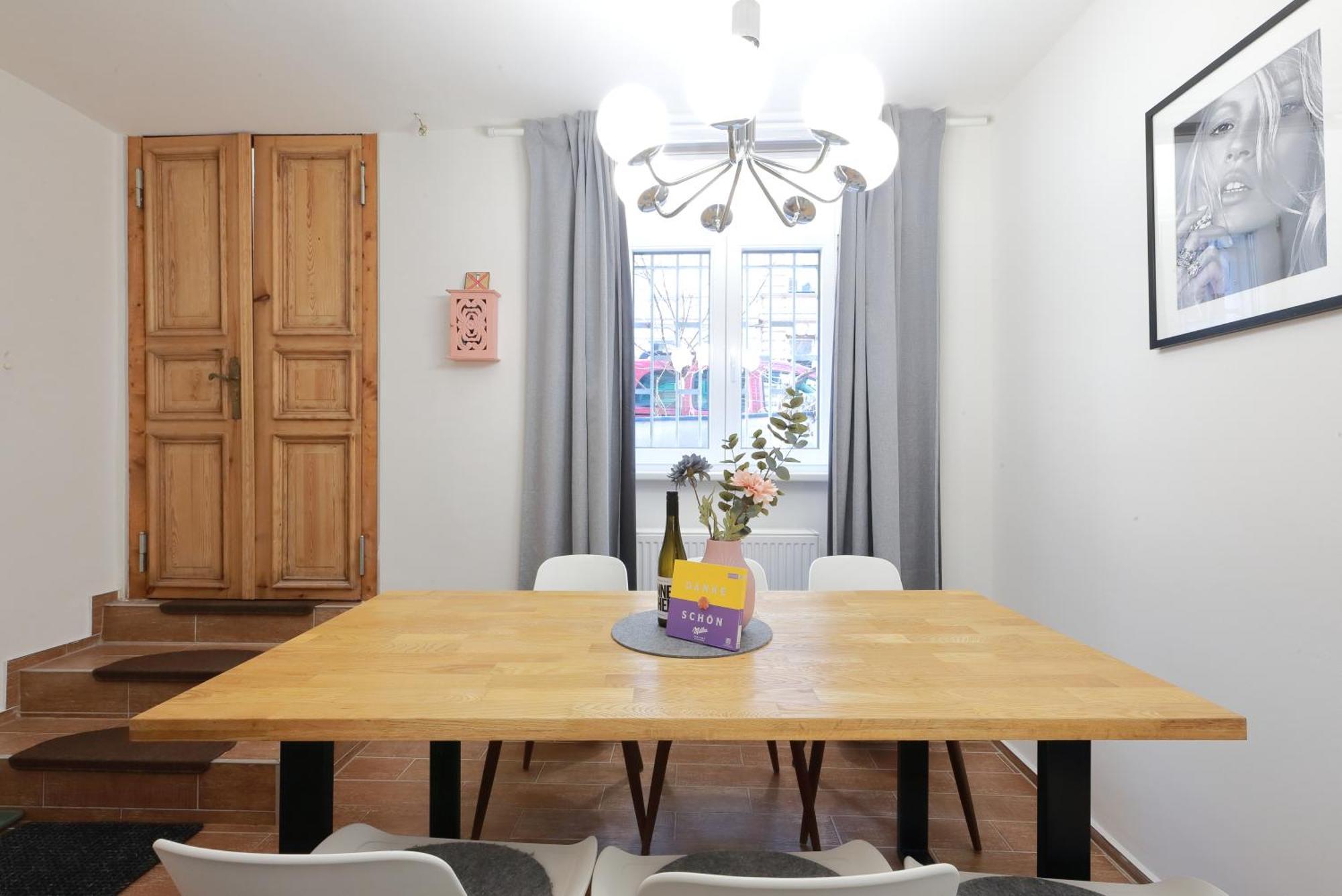 S38 - 22 Kreuzberg Apartment Berlin