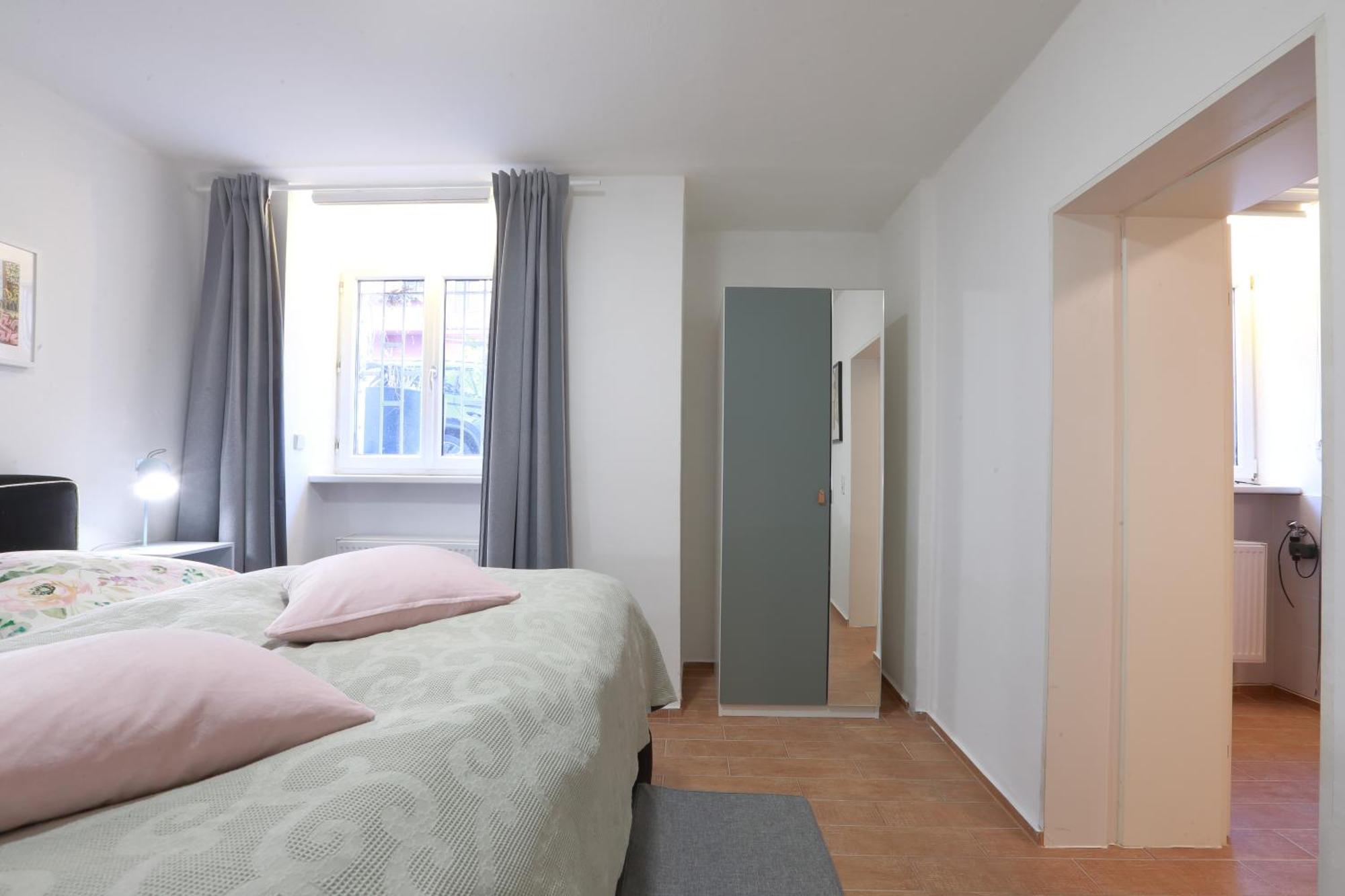 S38 - 22 Kreuzberg Apartment Berlin