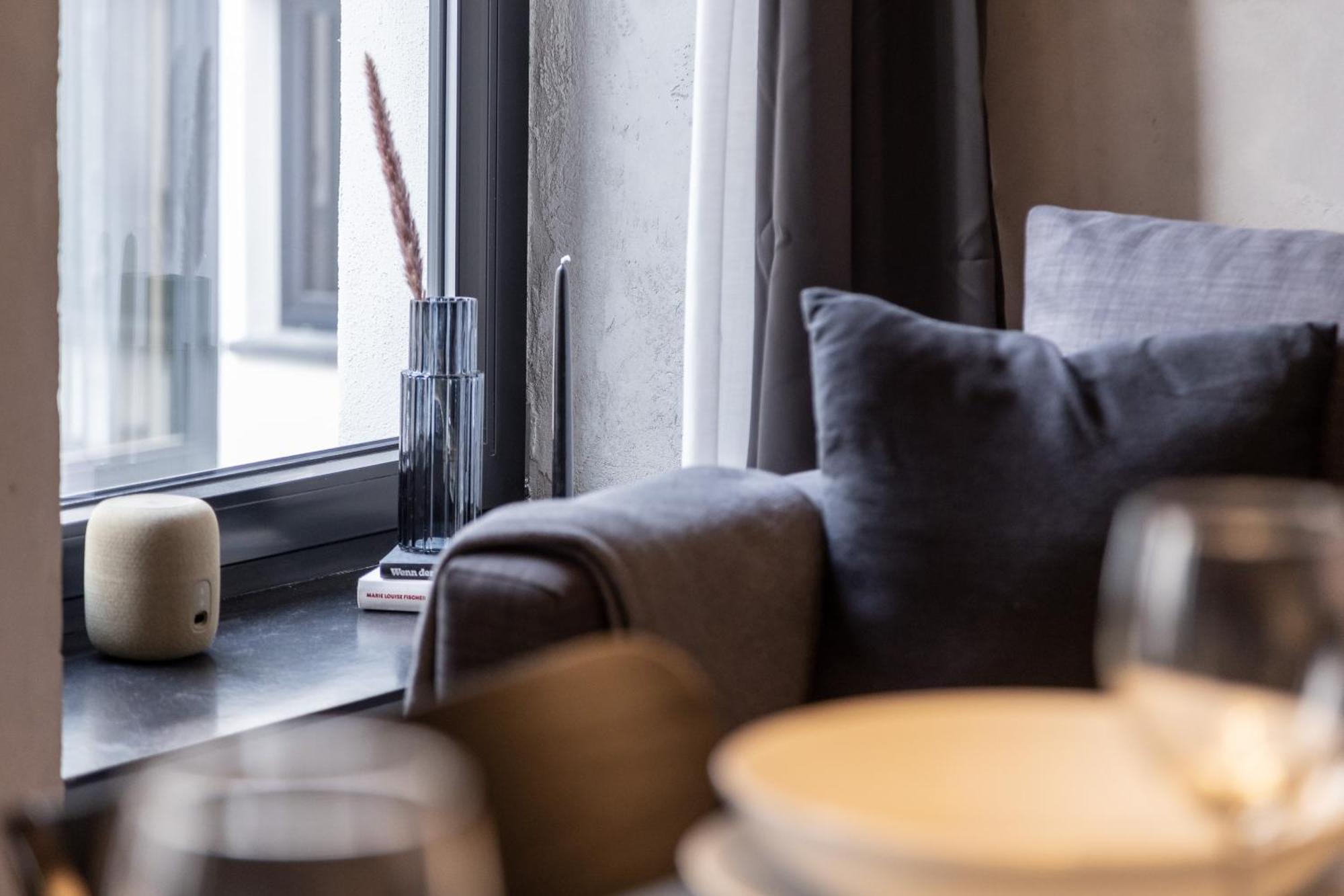Apartment Coolest In Berlin, Easy Check-in, Close To Center, Black & White Maisonette #6 Berlin