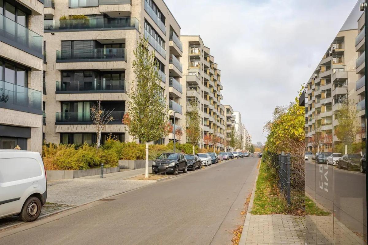 Apartment Hj 18 By Rockchair Apartments L Superhost Status L Super Flat, 2 Bedrooms 2 Bathrooms Balcony Elevator Welcomes You! Berlin