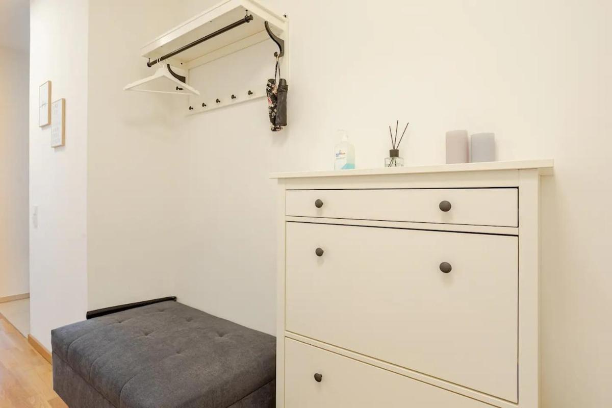 Hj 18 By Rockchair Apartments L Superhost Status L Super Flat, 2 Bedrooms 2 Bathrooms Balcony Elevator Welcomes You! Apartment