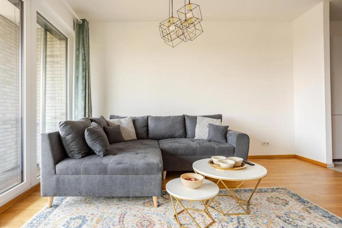 Apartment Hj 18 By Rockchair Apartments L Superhost Status L Super Flat, 2 Bedrooms 2 Bathrooms Balcony Elevator Welcomes You!