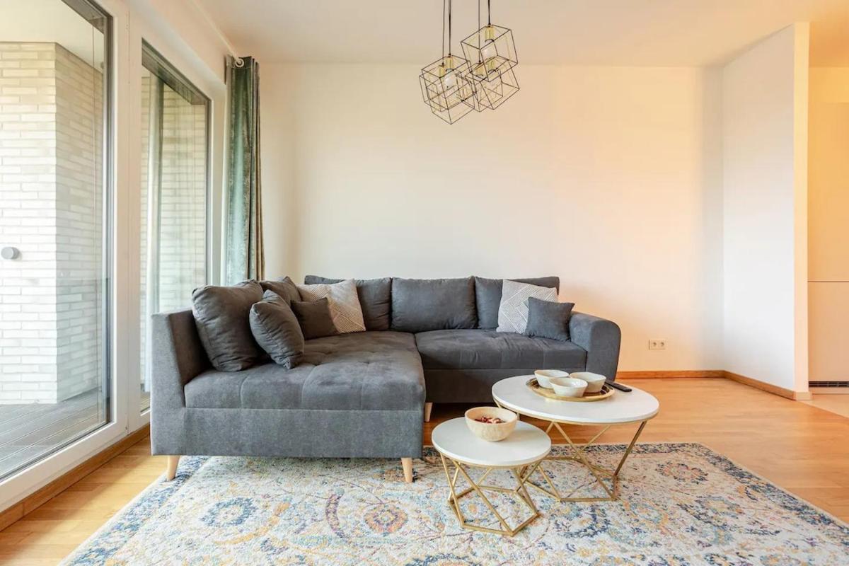 Apartment Hj 18 By Rockchair Apartments L Superhost Status L Super Flat, 2 Bedrooms 2 Bathrooms Balcony Elevator Welcomes You!