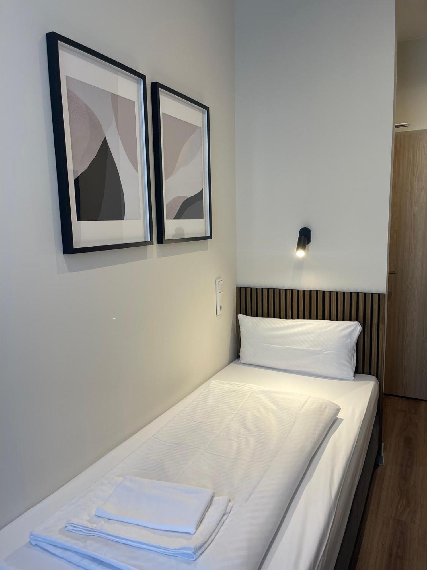Blue - Minimalist Boutique Guest house Berlin