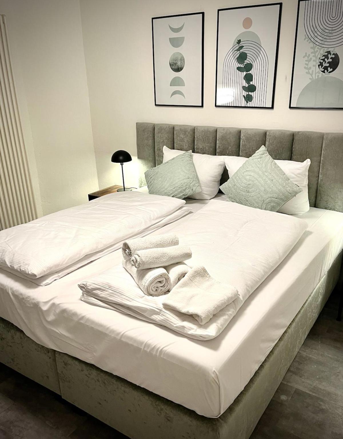 Cozy Voyage - Stylish 135m2 For Up To 9 People In Kudamm Apartment Berlin