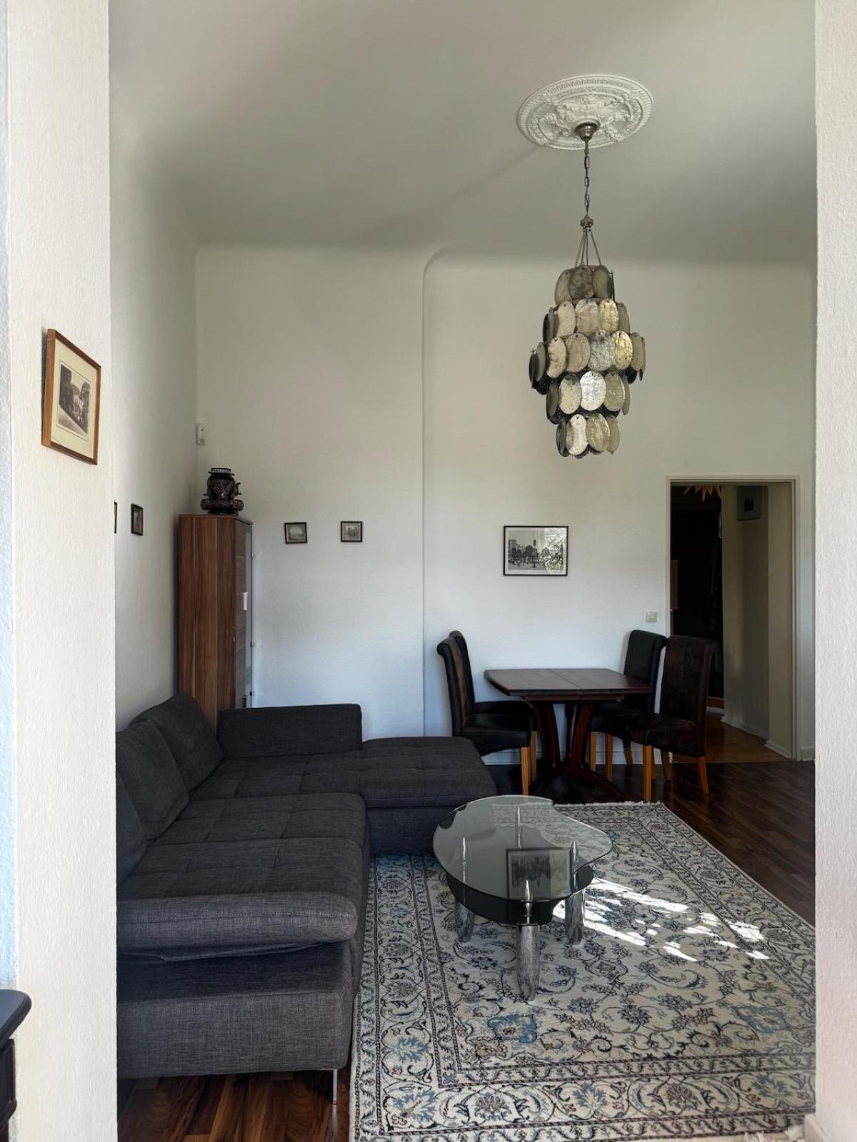 Apartment 5 Mins To Kadewe N Ku'damm