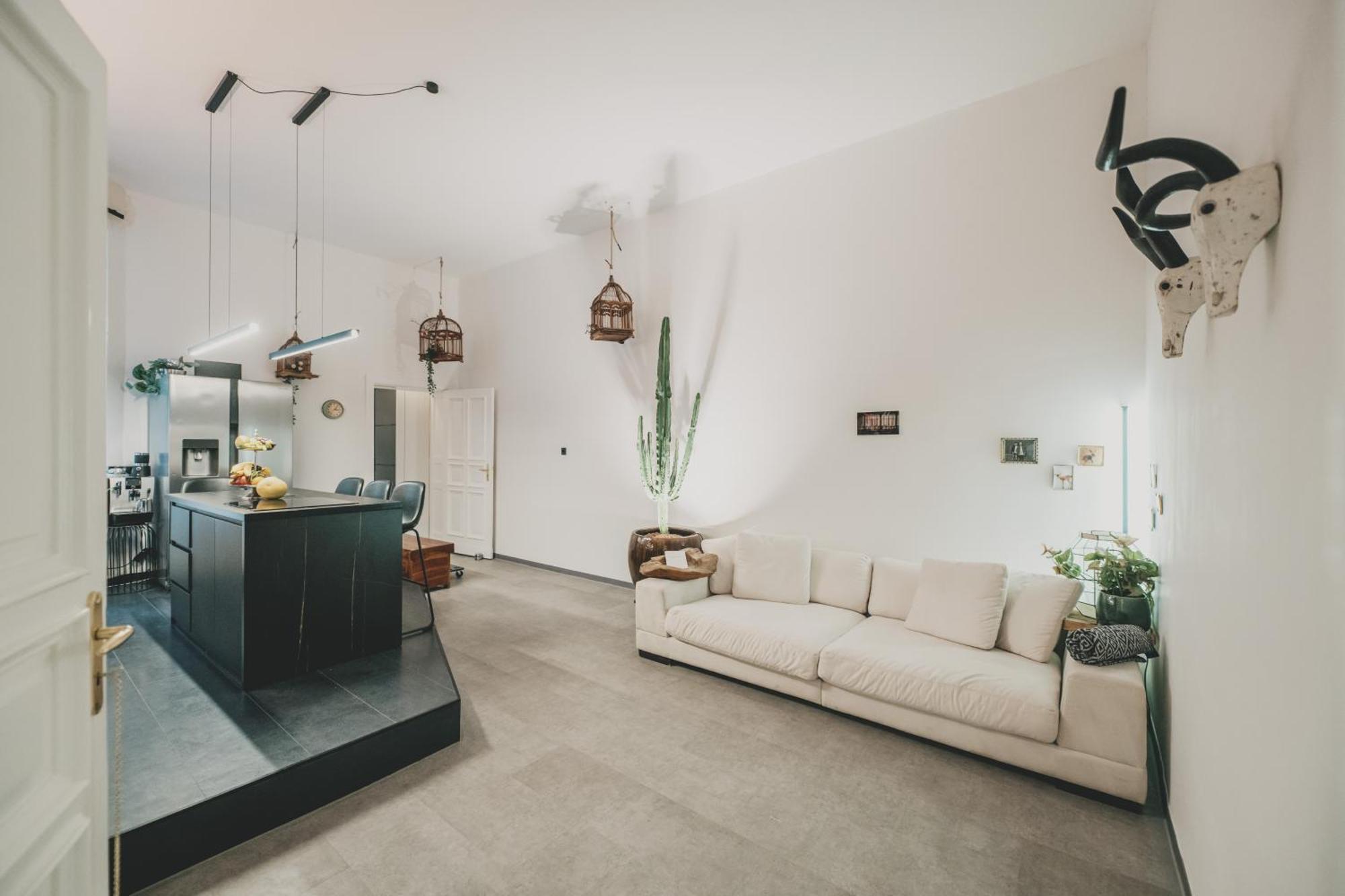Apartment Altbau-loft Fuer 12 Personen Am Alexanderplatz Berlin