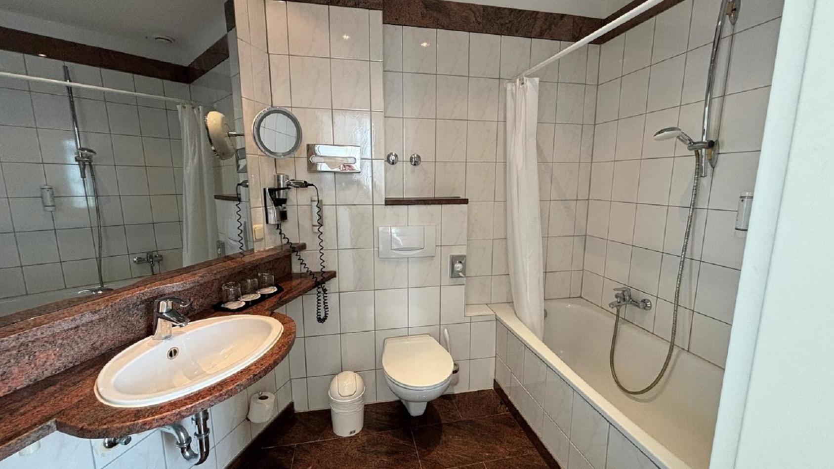 Wyndham Garden Mitte Hotel 4*