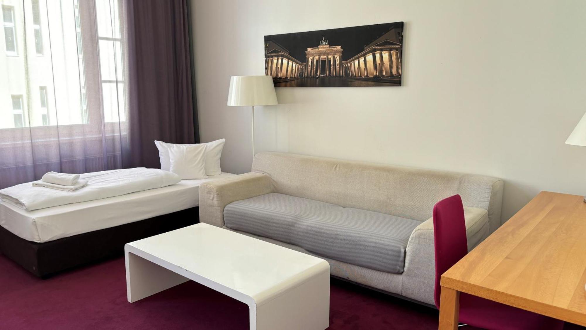 Hotel Wyndham Garden Mitte 4*