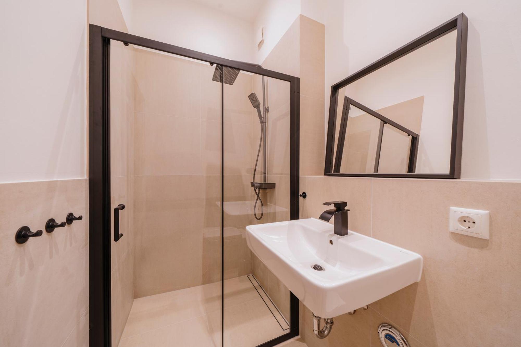 2 Bedroom-urbanapartment-berlin Apartment *