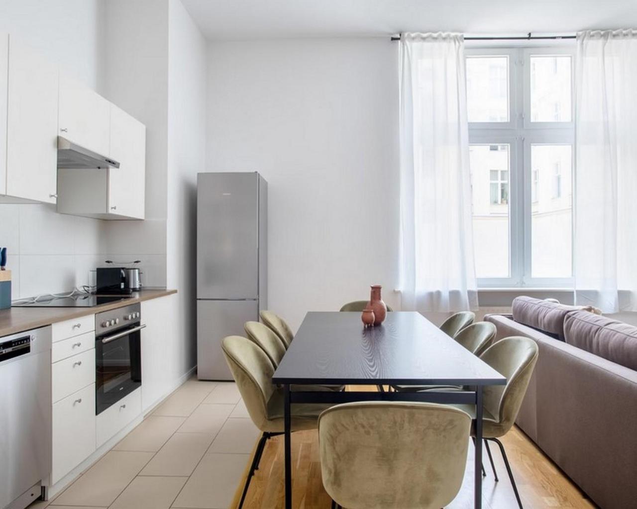 4bdr Lovely Close To Everything Apartment Berlin