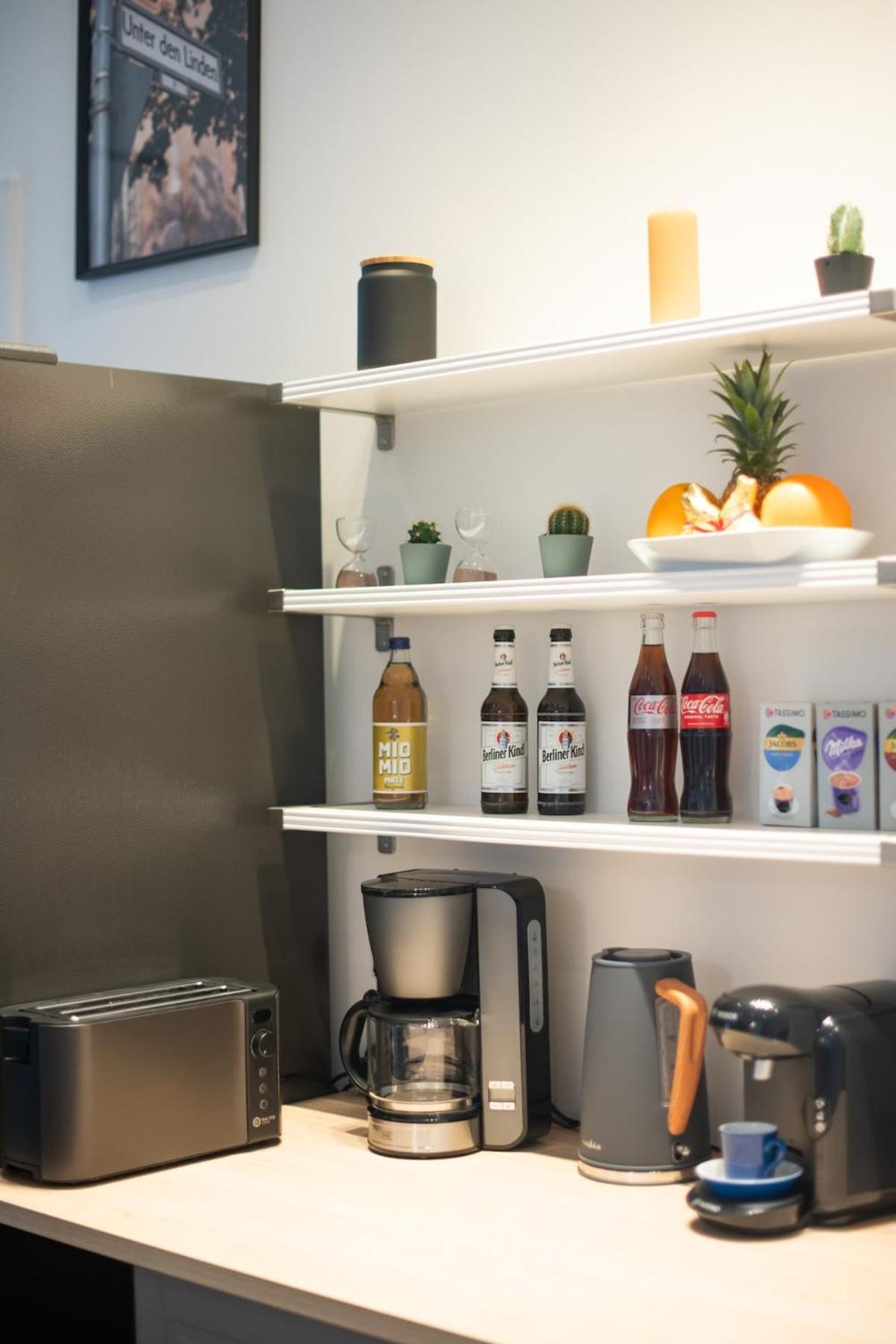 Kaiser 04 By Rockchair L Superhost Status L 3 Bedrooms Boxspringbeds 2 Bathrooms L Cozy Family & Business Flair 155 Sqm 3 Balcony 4th Floor Elevator Up To 10 Guests Welcomes You! Apartment