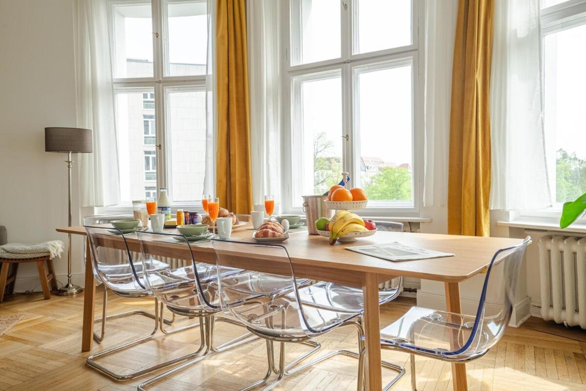 Kaiser 04 By Rockchair L Superhost Status L 3 Bedrooms Boxspringbeds 2 Bathrooms L Cozy Family & Business Flair 155 Sqm 3 Balcony 4th Floor Elevator Up To 10 Guests Welcomes You! *