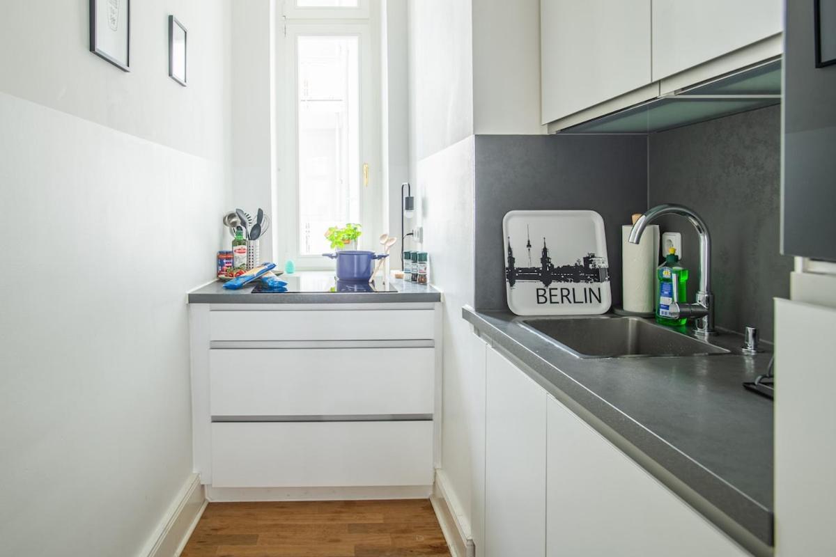 Kaiser 04 By Rockchair L Superhost Status L 3 Bedrooms Boxspringbeds 2 Bathrooms L Cozy Family & Business Flair 155 Sqm 3 Balcony 4th Floor Elevator Up To 10 Guests Welcomes You! Apartment *