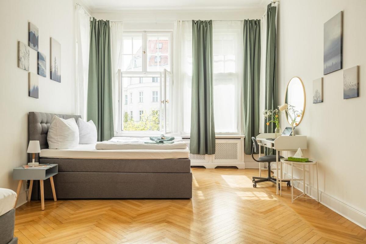 Apartment Kaiser 04 By Rockchair L Superhost Status L 3 Bedrooms Boxspringbeds 2 Bathrooms L Cozy Family & Business Flair 155 Sqm 3 Balcony 4th Floor Elevator Up To 10 Guests Welcomes You!