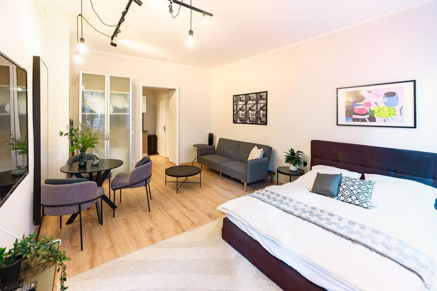 Cozy Studio Apartments In Berlin, Prenzlauer Berg Hotel