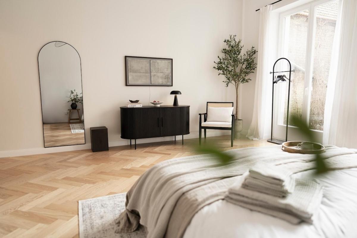 Apartment Design With Garden *