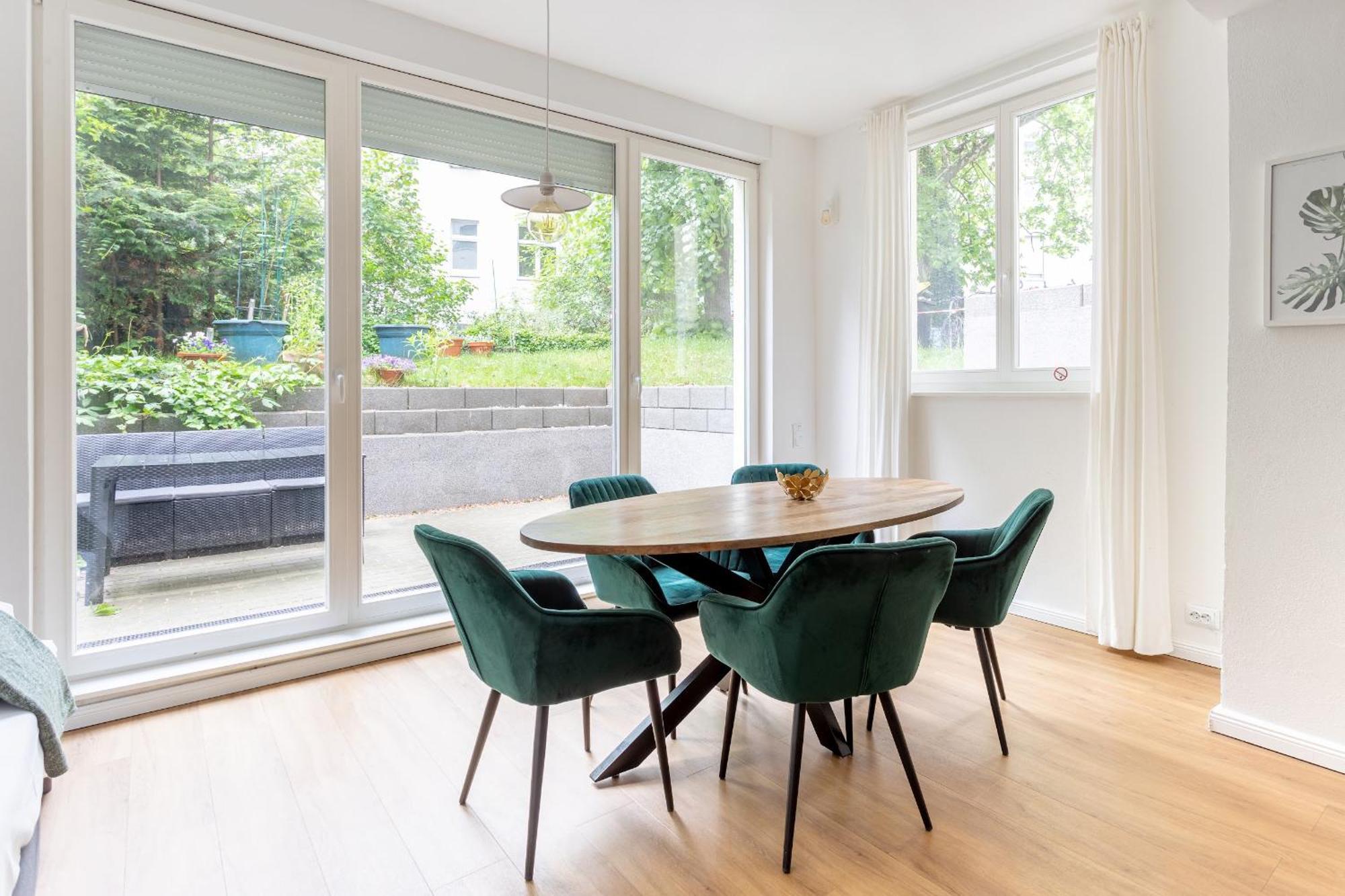 Global Living - Design I I Beamer I Kitchen I Terrace I * Berlin