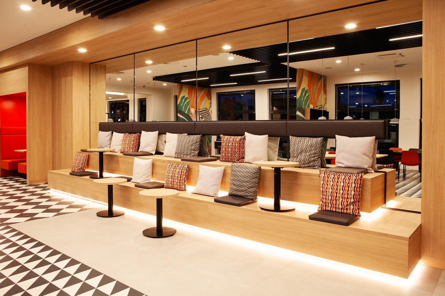 Hotel Ibis Budget Airport *
