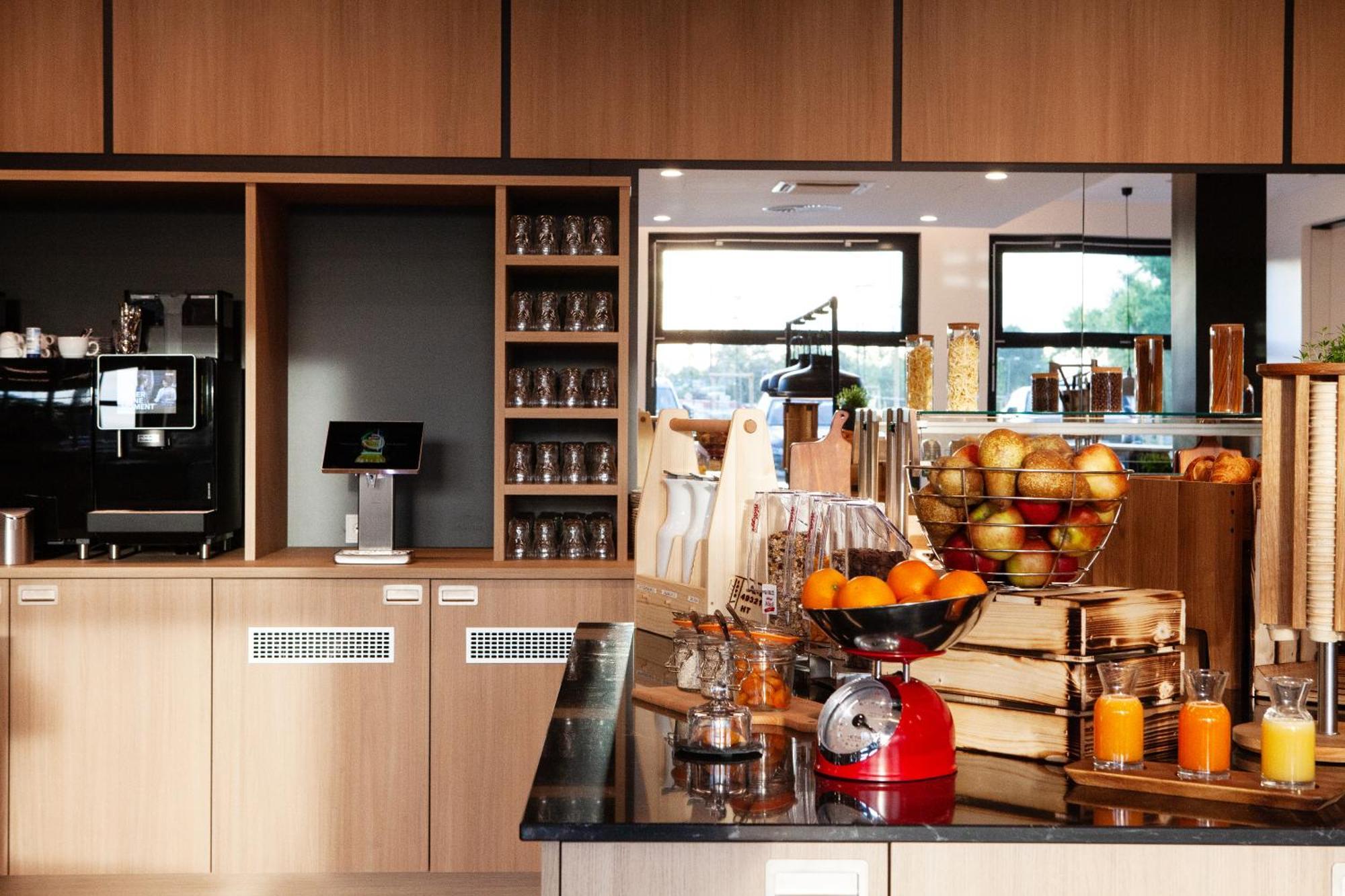 Hotel Ibis Airport