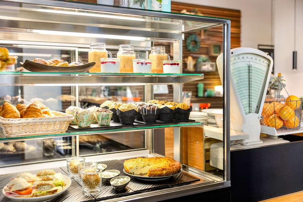 Hotel Vienna House Easy By Wyndham Prenzlauer Berg 3*