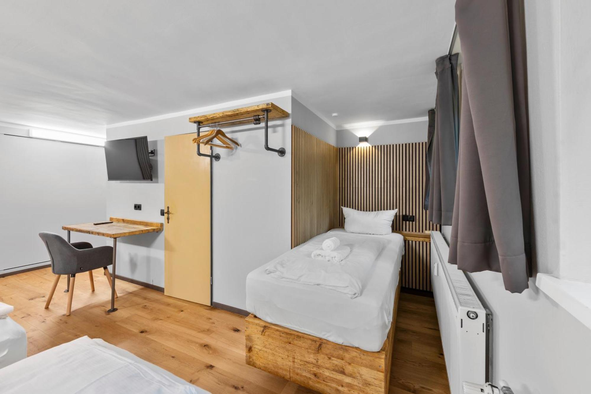 Comenius Hotel 2*