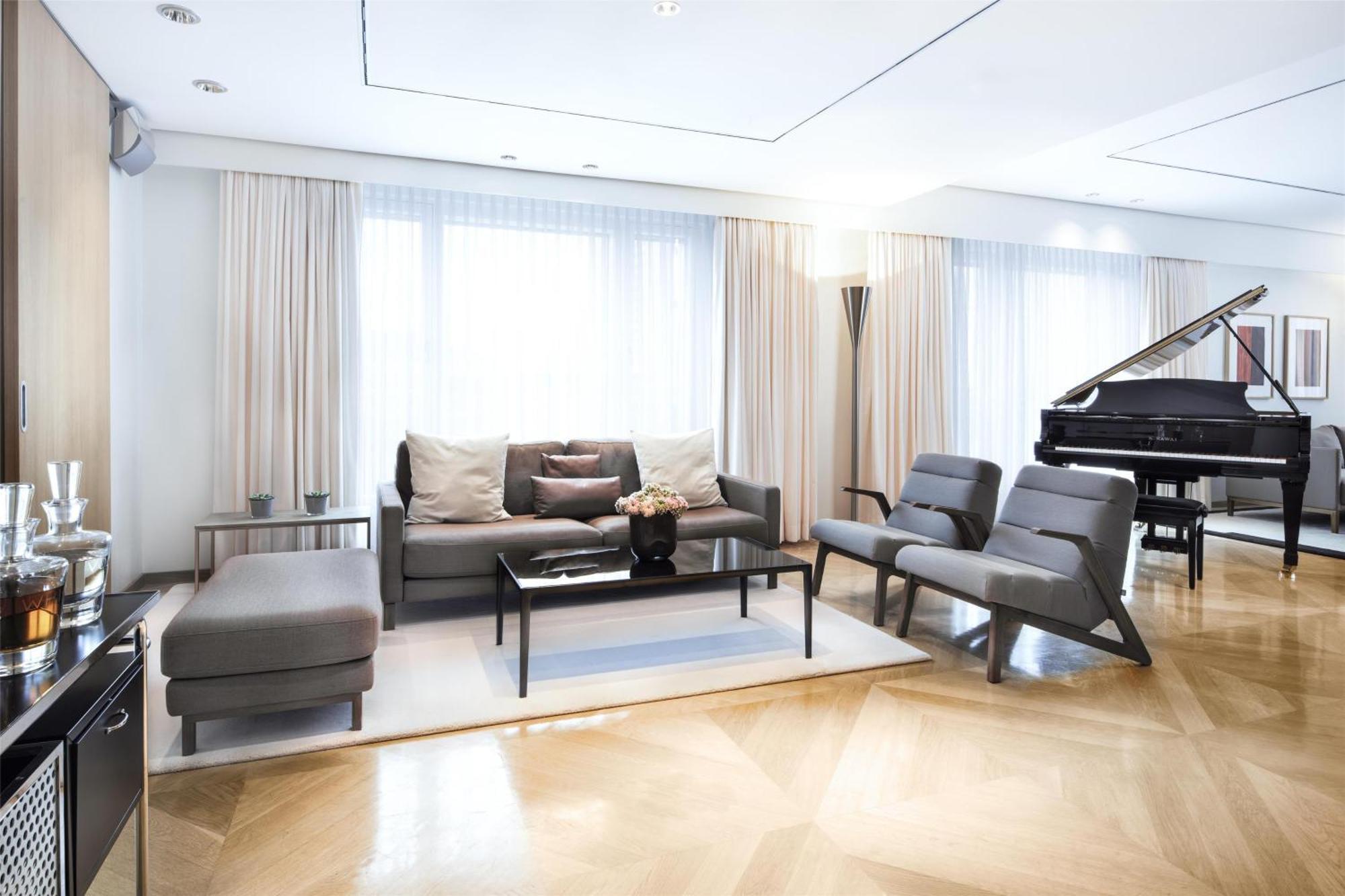 Grand Hyatt Hotel