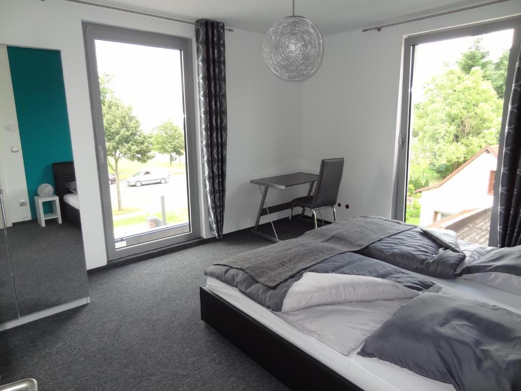 Lowe Apartment *