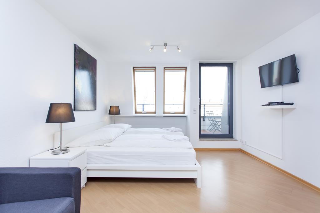 The Danziger, 2 Unique Lofty Style Units In Prenzlauerberg Apartamento Berlim