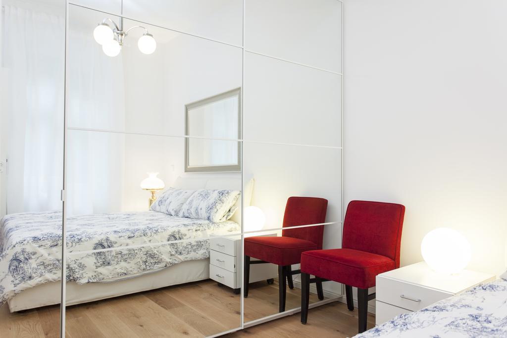 Downtown Apartments Torstr, 4 Unique Units From 1-3 Bedrooms Apartment