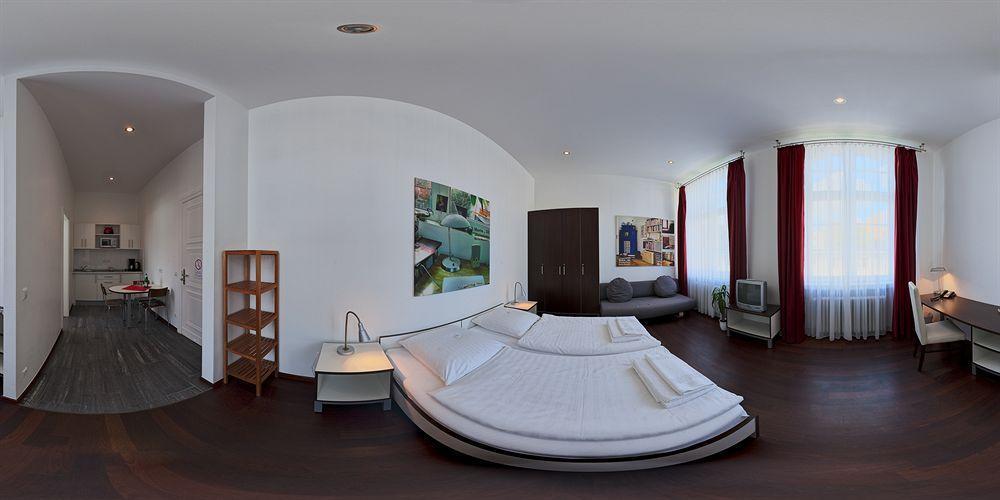 Gls Hotel