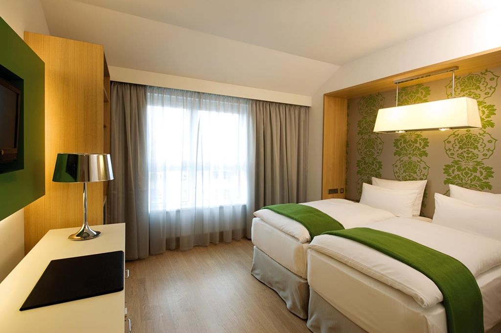 Hotel Nh Potsdamer Platz 4*