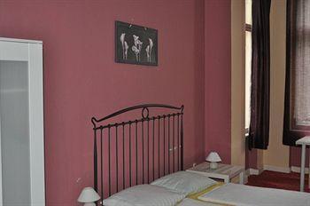 Blue - Minimalist Boutique Guest house Berlin