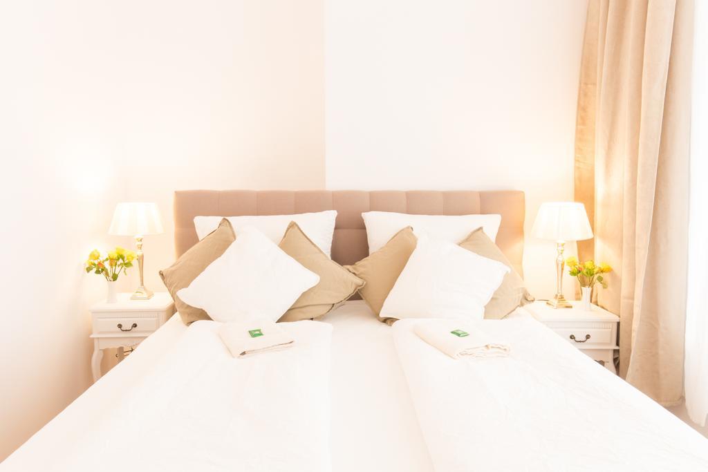 Fritz By Rockchair Apartments L Superhost Status L 3 Bedrooms Boxspringbeds 2 Bathrooms 2 Kitchen - Cozy Family & Business Flair Welcomes You! Apartment