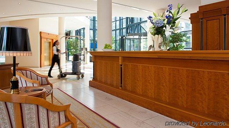 Victor's Residenz-hotel Mitte 4*
