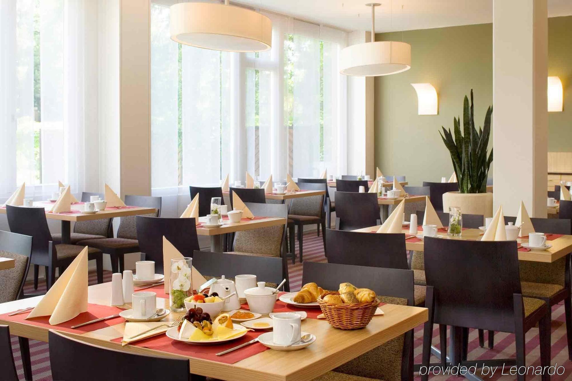 Hotel Mercure Airport Tegel 4*