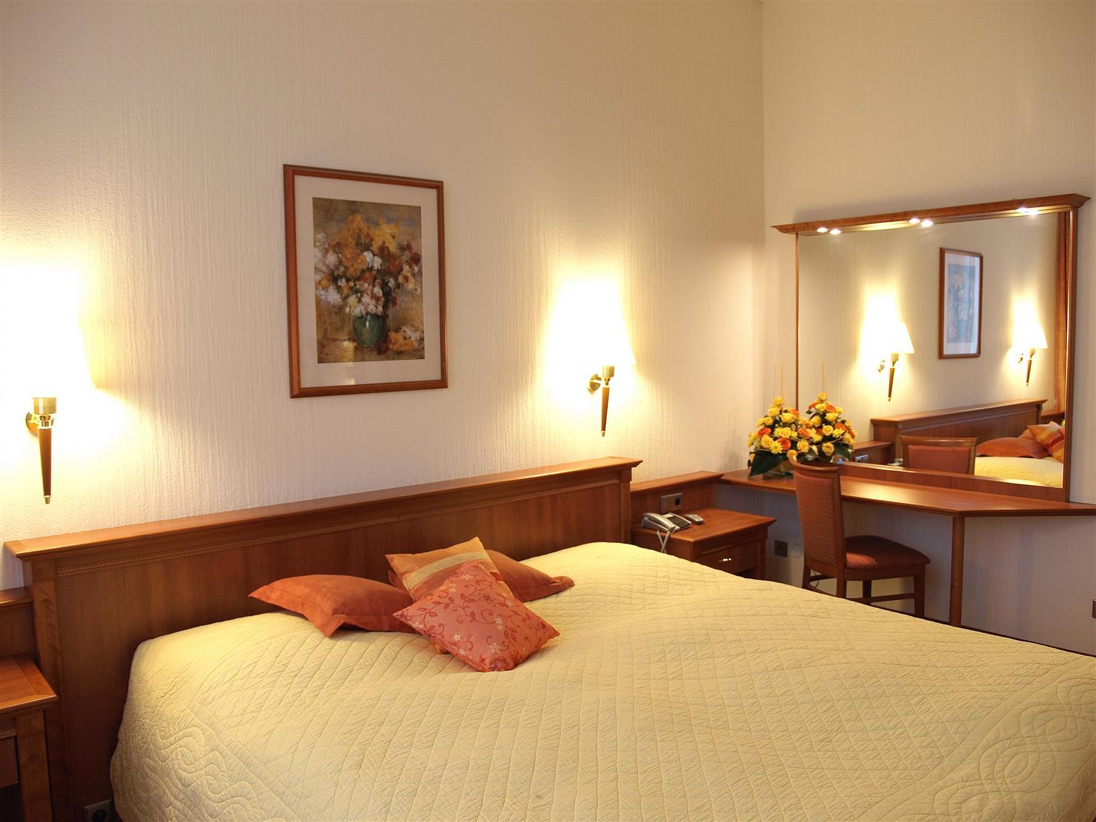 Steglitz International Hotel 4*