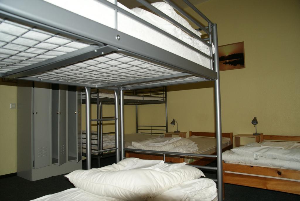 Hostel Happy Go Lucky + *