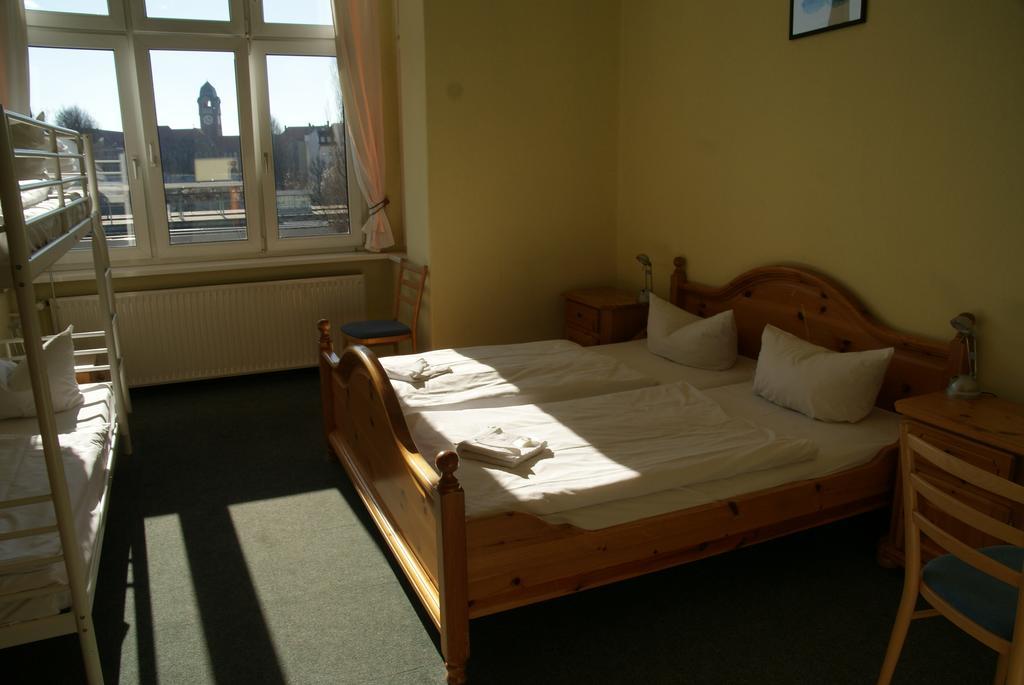 Hostel Happy Go Lucky +