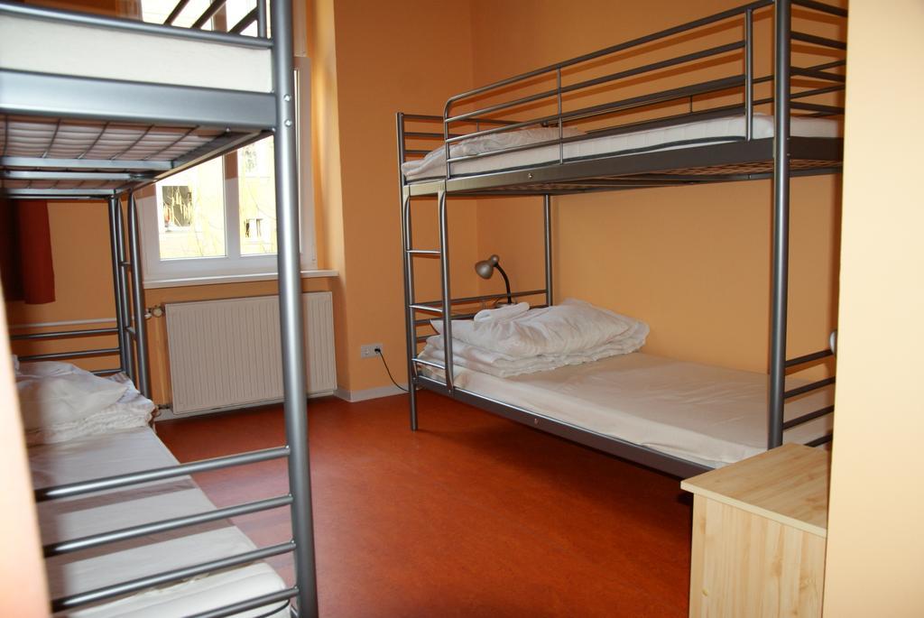 Happy Go Lucky + Hostel *