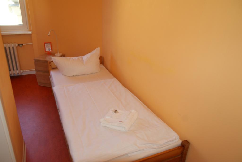Hostel Happy Go Lucky + *
