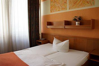 Columbia Hotel