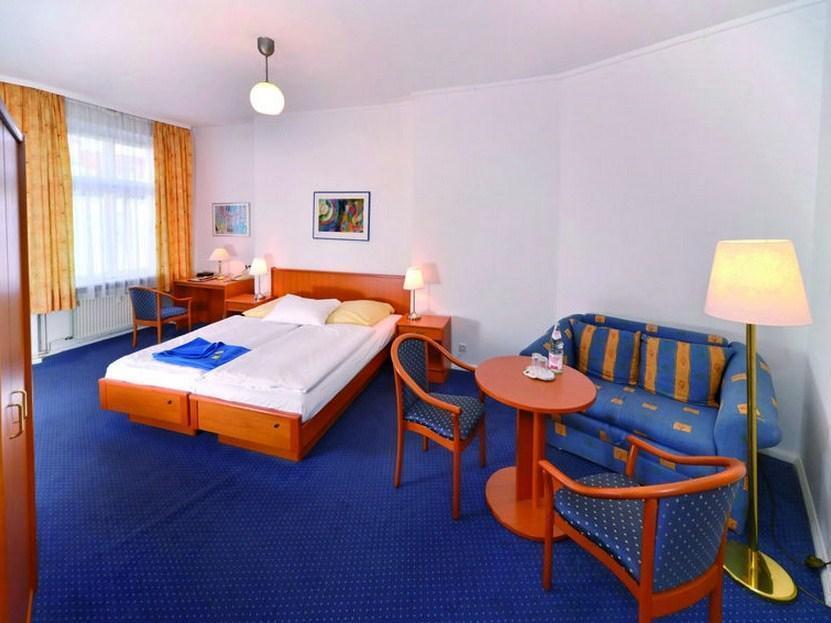 Amc - Schoeneberg 3*