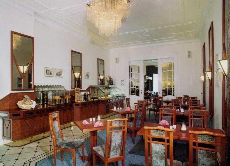 Hotel Schoeneberg 3*