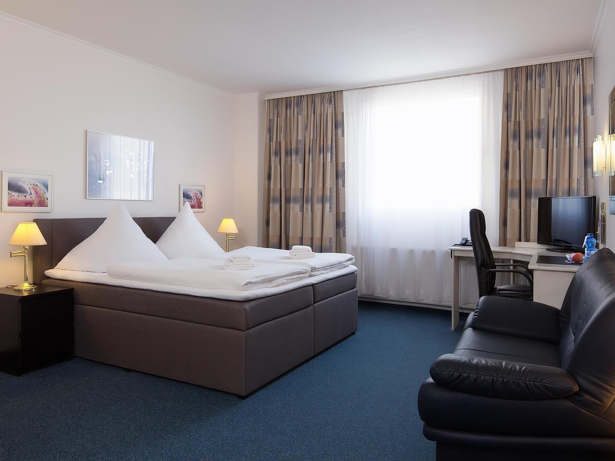 Berliner Baer Hotel 3*
