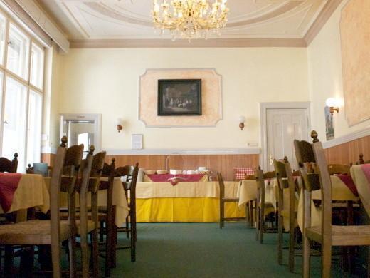 Arta Lenz Hotel