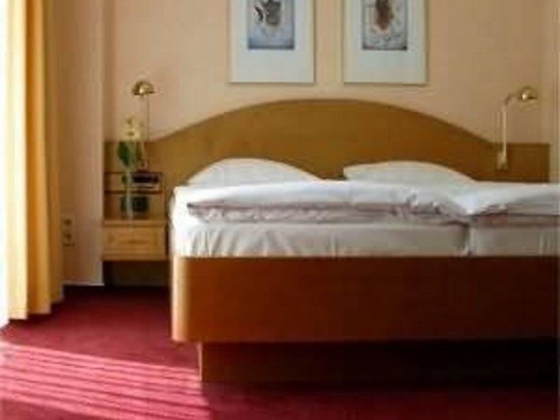 Hotel Kurfuerstendamm Am Adenauerplatz 3*